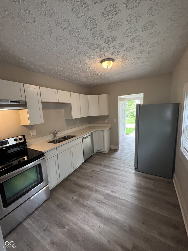 Foto del edificio - 3449 Boulevard Pl