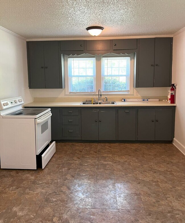Building Photo - FOR RENT DAVIE COUNTY!!
