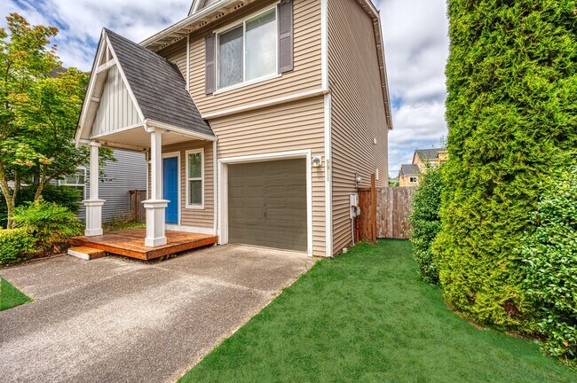 Foto del edificio - 3 Bedroom 2.5 Bath with fenced yard