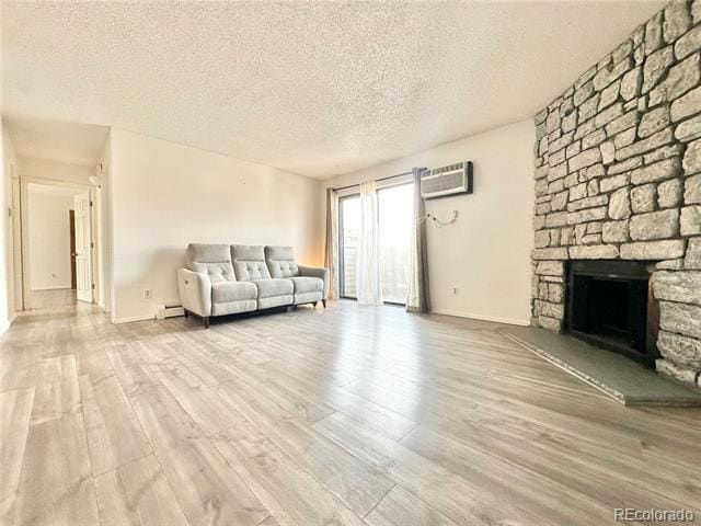 Foto del edificio - 10150 E Virginia Ave