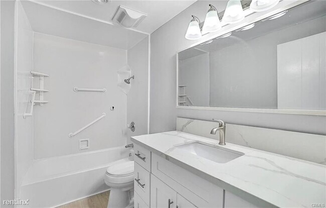 Building Photo - 3 br, 1.5 bath House - 2450 Vista Hogar