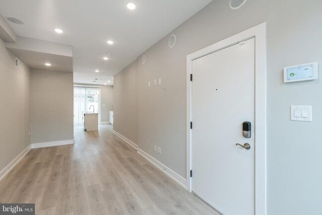 Foto del edificio - 2550 N Howard St