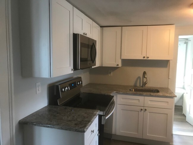 Foto del edificio - 133-135 Quaker Ln S