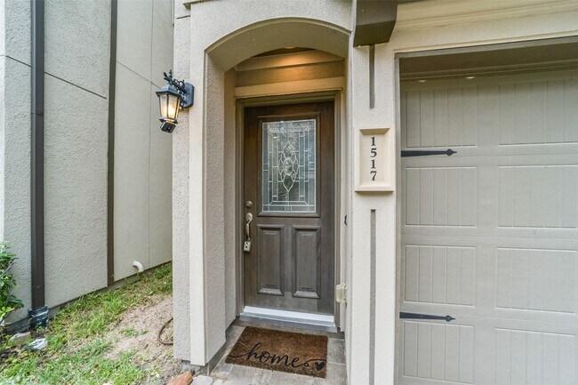 Foto del edificio - 1517 Miles Oaks Pl