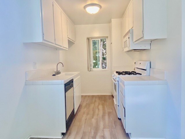 Foto del edificio - 3770 Dunn Dr