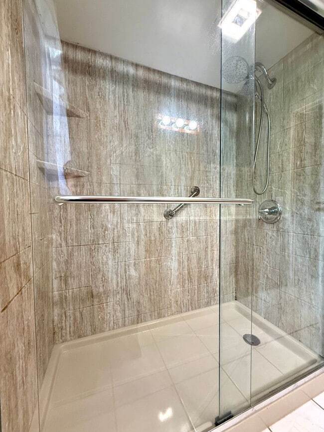 Foto del edificio - Three Bedroom Home in Whitehall - Deck, Ga...