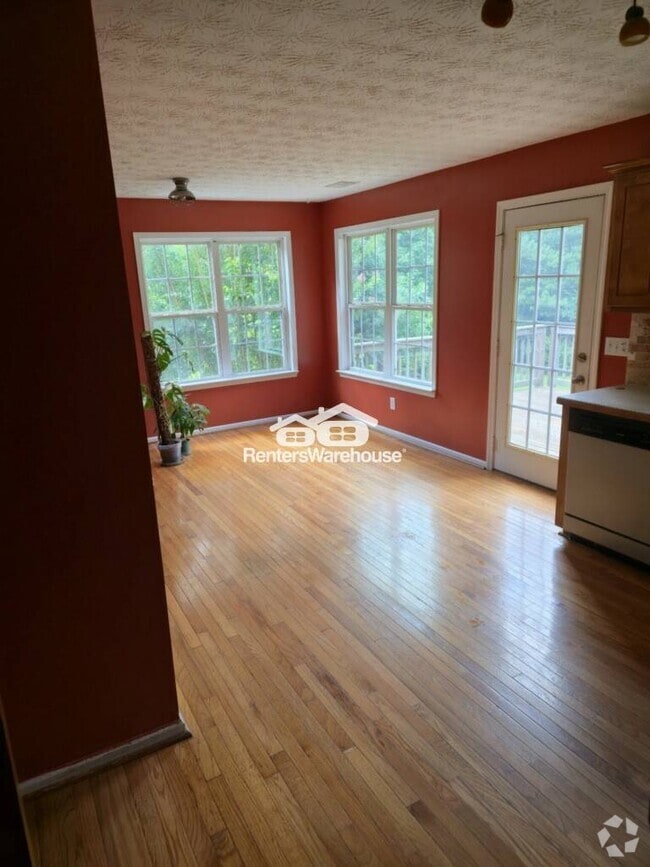 Building Photo - 30 Pembroke Pl