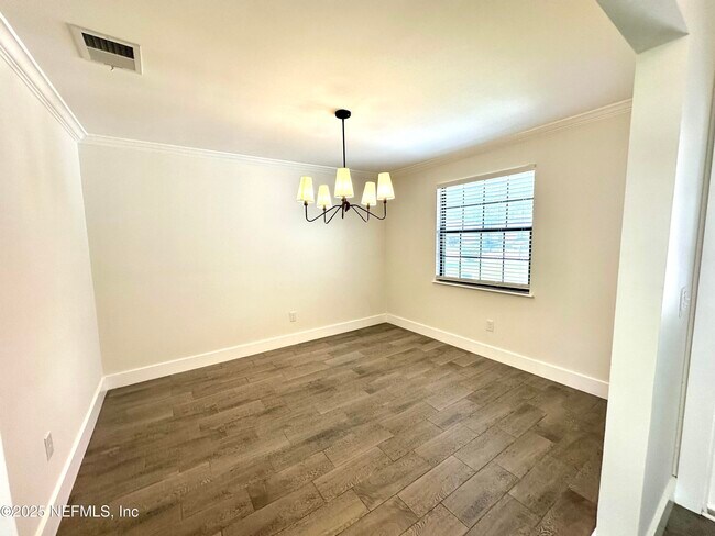 Foto del edificio - 4364 Lake Woodbourne Dr S