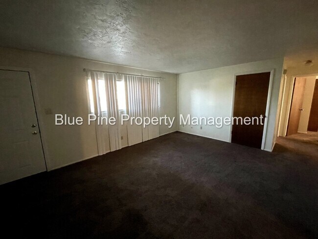 Foto del edificio - 1489 Mountain View Ln