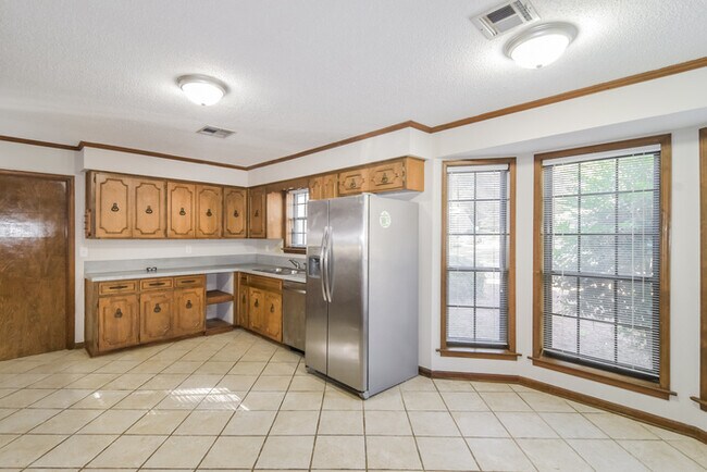 Building Photo - 3890 Faunsdale Drive
