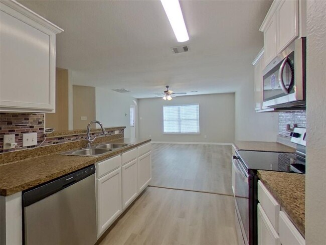 Foto del edificio - 24127 Wilde Dr