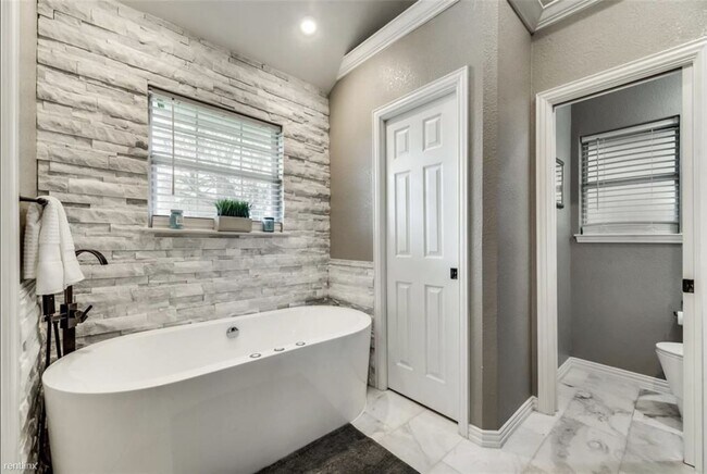 Foto del edificio - 4 br, 2 bath House - 1004 Galaxy Drive