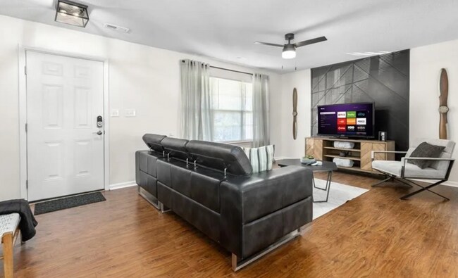 Foto del edificio - Highly desired modern 2 bedroom 2.5 bath t...