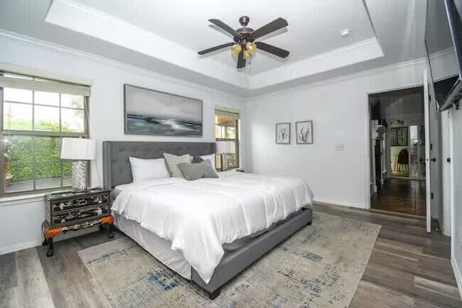 Foto del edificio - 731 Cypress Ct