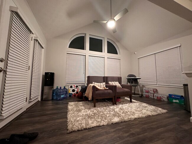 Foto del edificio - 3084 White Ash Dr