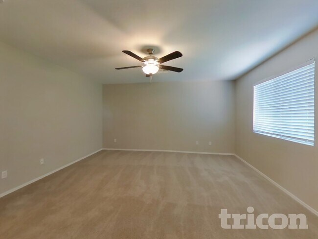 Foto del edificio - 2170 W Silver Creek Ln