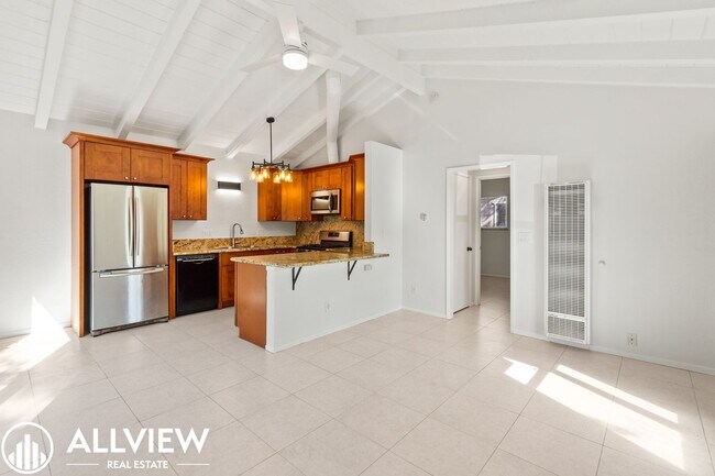 Foto del edificio - Large 1 Bed/1 Bath Available in Huntington...