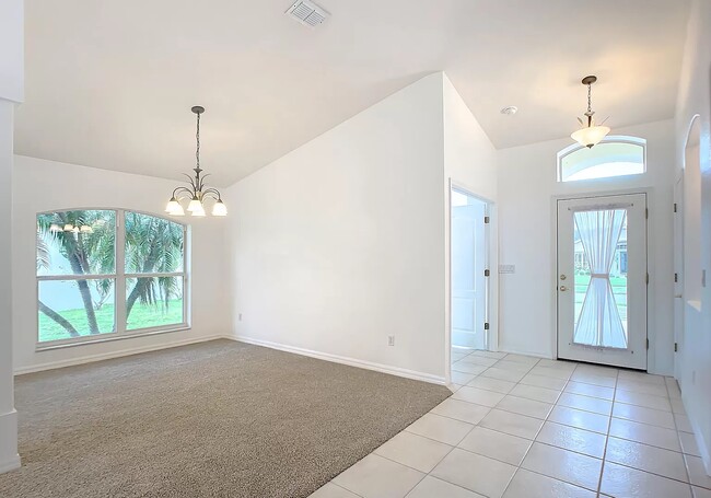 Building Photo - 1062 Crystal Creek Dr