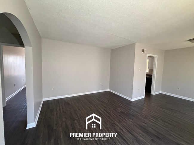 Building Photo - Spacious 3BR/2BA Home w/ Brick Fireplace, Deck & Fenced Yard