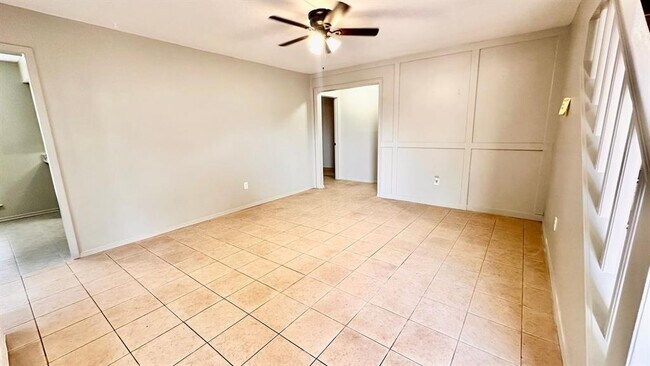 Building Photo - 6715 Lyrewood Ln