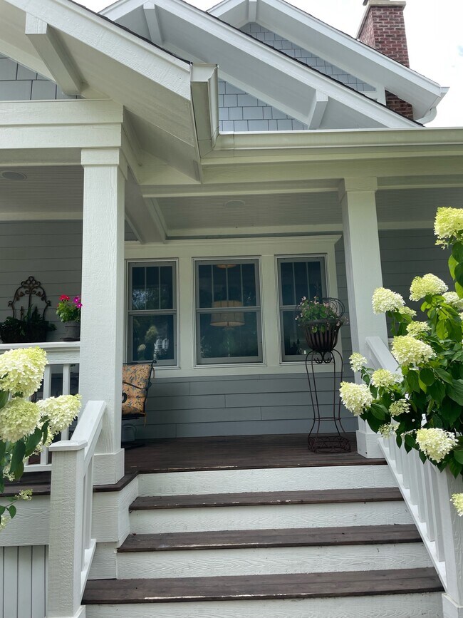 Foto del edificio - 332 E Jefferson Ave