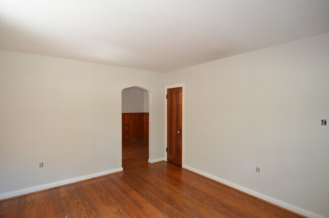 Foto del edificio - 5537 Bosworth Pl