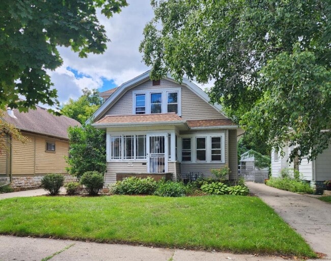 Building Photo - 2241 N 54th St