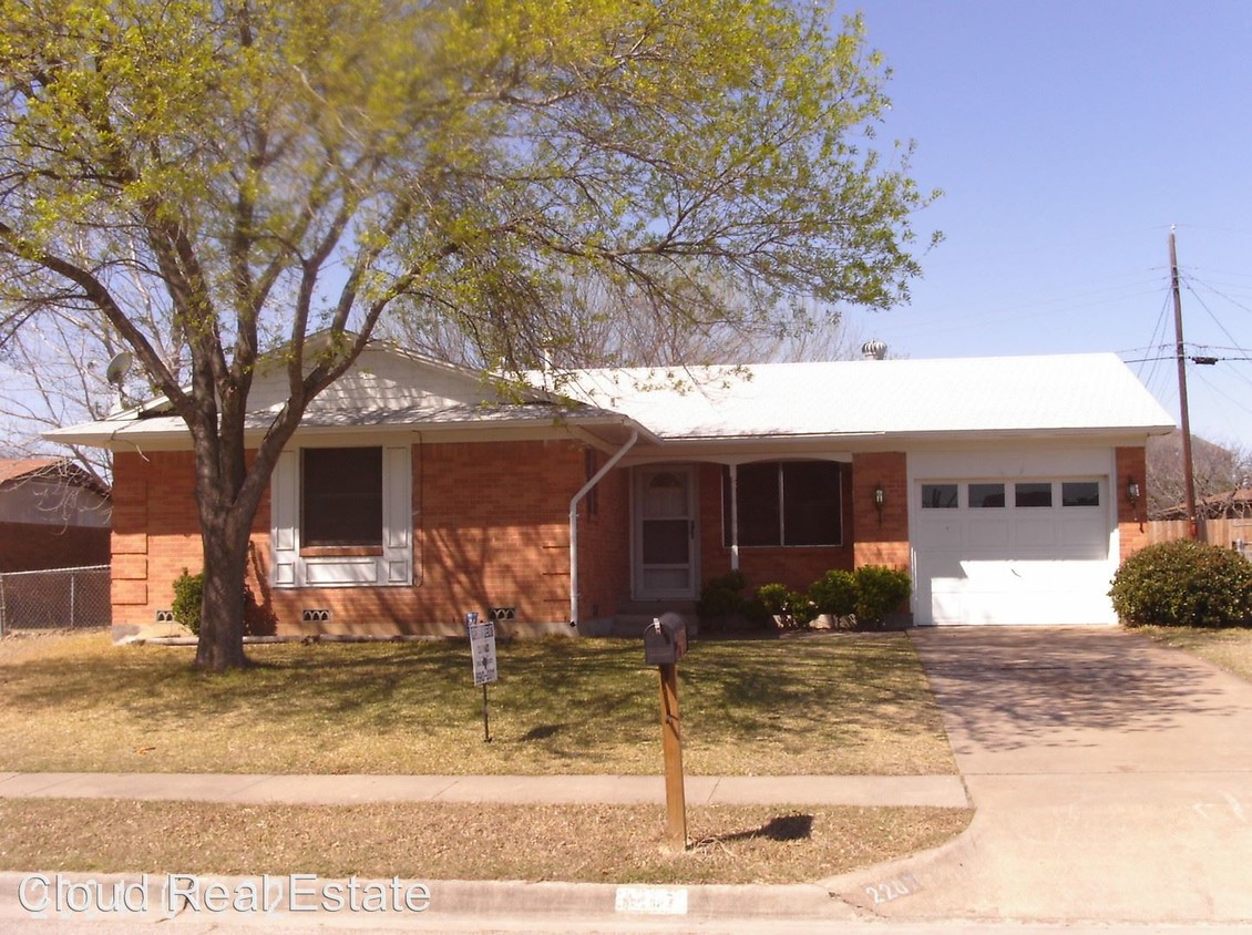 Primary Photo - 3 br, 1.5 bath House - 2207 TYLER