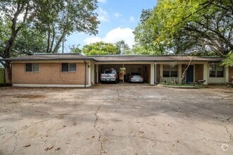 Building Photo - 2802 St Edwards Cir