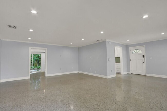 Foto del edificio - 382 SE Edgewood Dr