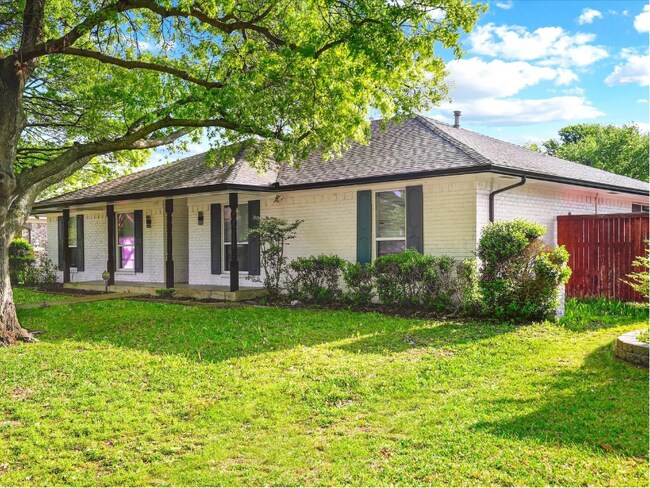 Foto del edificio - 900 Westminster Dr