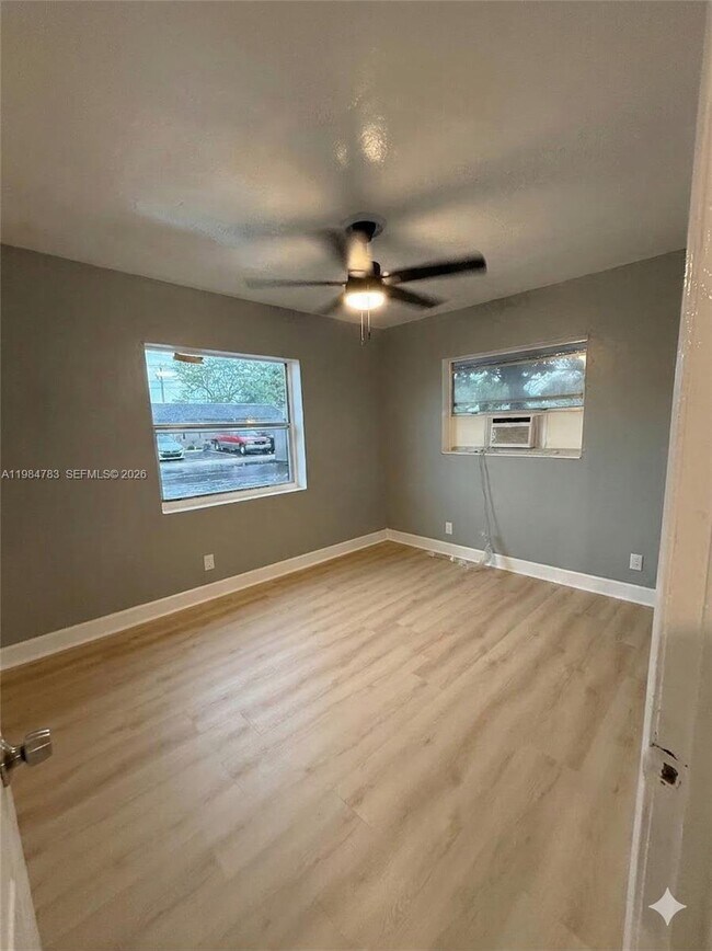 Foto del edificio - 730 NW 4th Ave