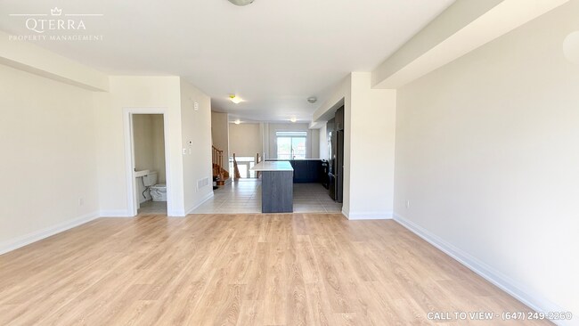 Building Photo - 123 Seguin St