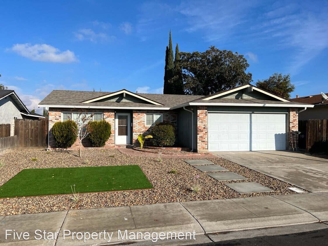 Primary Photo - 3 br, 2 bath House - 645 Parkwood Dr