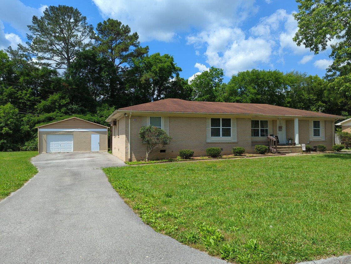 Primary Photo - Hixson Duplex