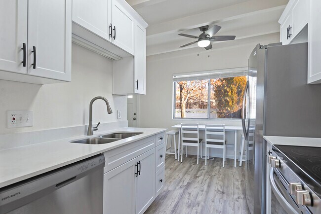 Foto del edificio - 2719 S Melbourne St