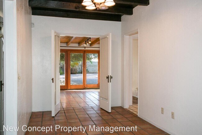 Foto del edificio - 2 br, 1 bath House - 2250 E Silver St