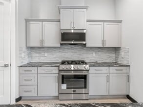 Building Photo - 209 Silverleaf Rd