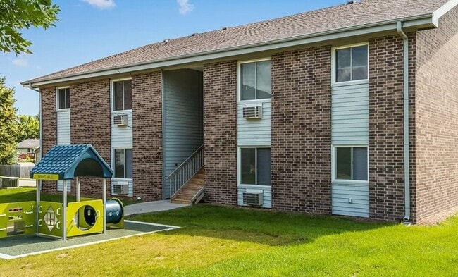 Building Photo - 918 E 17th St