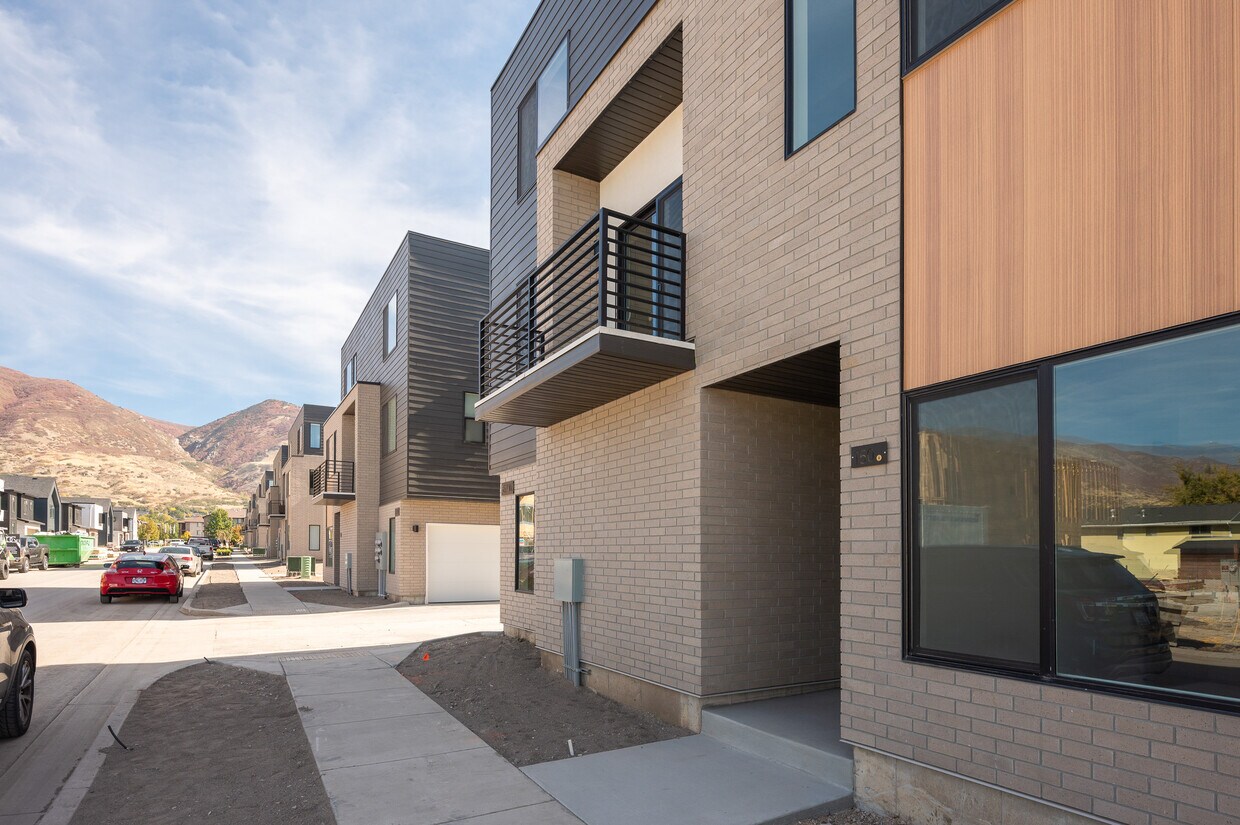 557 W 620 N, Centerville, UT 84014 Townhome Rentals in Centerville UT