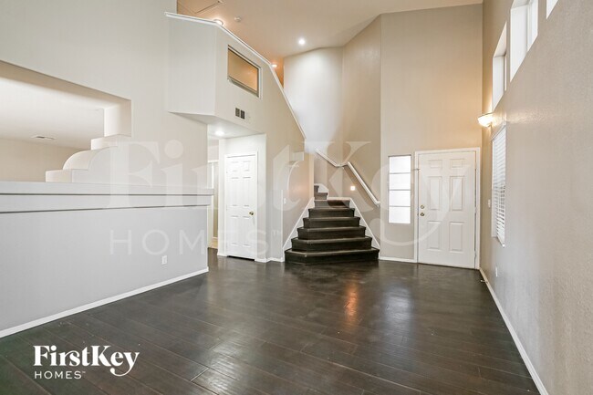 Foto del edificio - 9947 Pioneer Ave