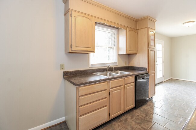 Foto del edificio - 310 Anchor Dr