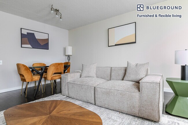 Foto del edificio - 77 W Huron St