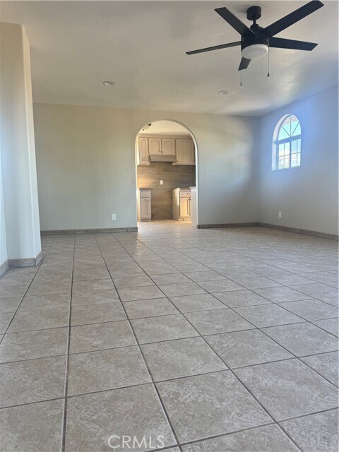 Foto del edificio - 4376 Triggs St