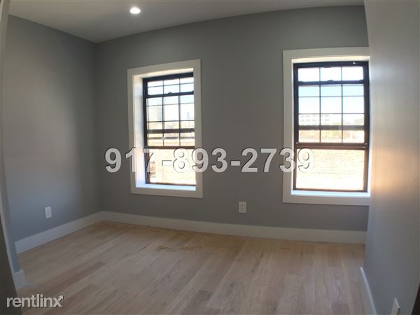 Building Photo - 451 Keap St