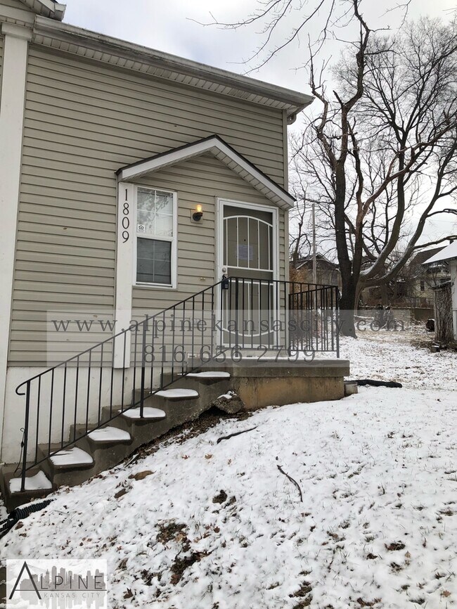 Building Photo - 1809 Jackson Ave