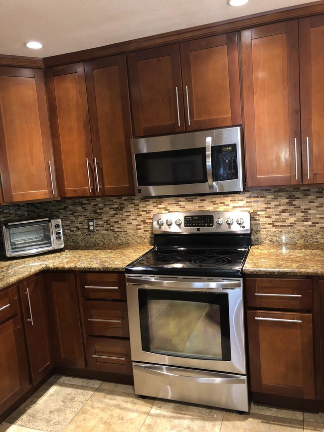 Kitchen - 40340 Grimmer Blvd