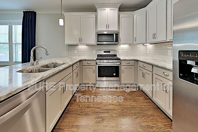 Foto del edificio - 2410 Alameda St