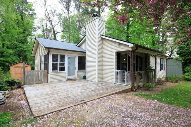 Building Photo - 2550 Lakeview Trail