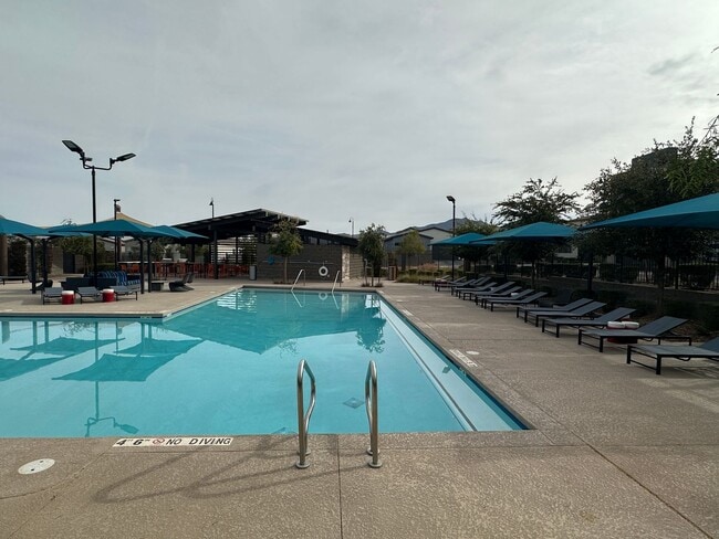 Foto del edificio - Beautiful 3 bedroom townhome in Henderson ...